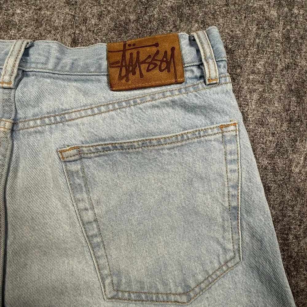 Stussy Relaxed Fit Light Wash Denim Jeans Mens 32 Baggy Skate Grunge Distressed